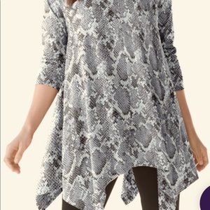 Ultimate hankerchief  hem tunic top 3x